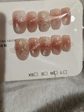 Size Medium Nails